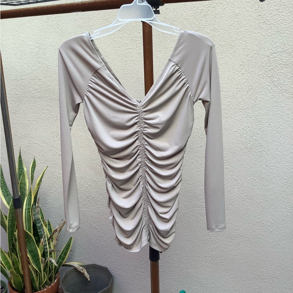 Guess sexy bodycon back zipper top EUC size XS